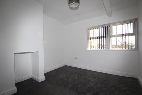 2 bedroom cottage to rent, Town Gate, Wyke, Bradford