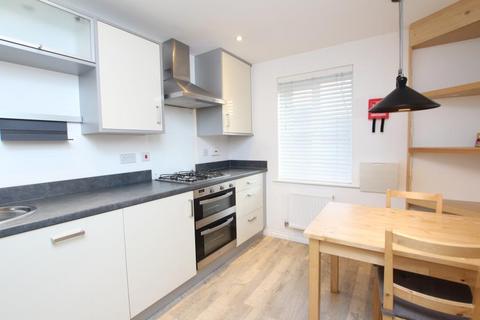 6 bedroom terraced house to rent, Wood Mead, Bristol BS16