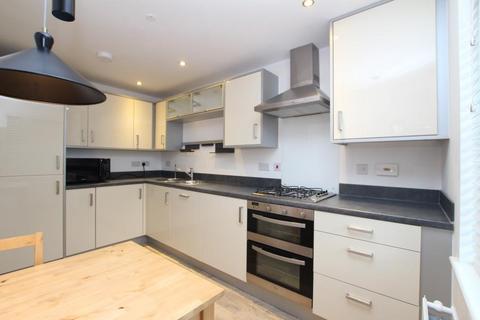 6 bedroom terraced house to rent, Wood Mead, Bristol BS16