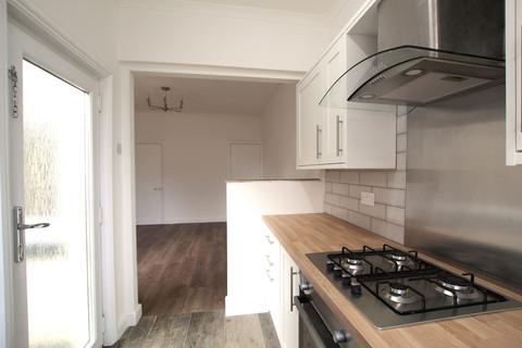 3 bedroom terraced house to rent, Elmview Road, Sheffield