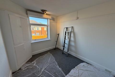 2 bedroom flat to rent, Christchurch Road, Bournemouth, BH7