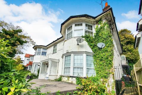 4 bedroom flat for sale, 24 Russell Hill, Surrey, CR8 2JA