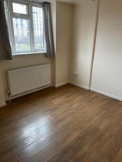 2 bedroom flat to rent, Barking, IG11