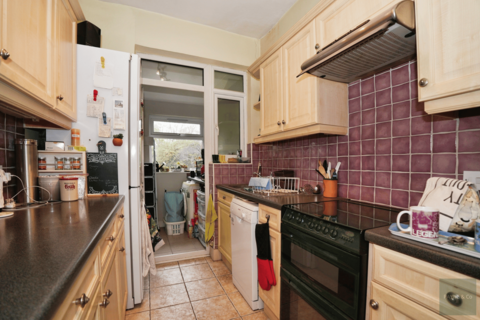 3 bedroom end of terrace house for sale, Staines Road, ILFORD, IG1