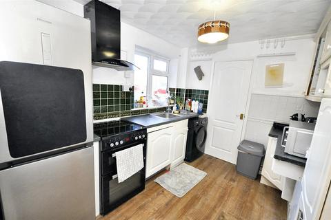 2 bedroom flat to rent, Crown Way, Leamington Spa