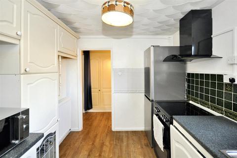 2 bedroom flat to rent, Crown Way, Leamington Spa