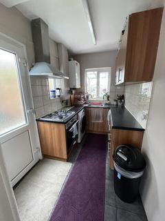 3 bedroom semi-detached house to rent, Spring Grove Crescent, Hounslow TW3