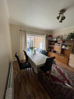 3 bedroom semi-detached house to rent, Spring Grove Crescent, Hounslow TW3