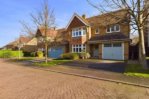 4 bedroom detached house for sale, Meadow Bank, Towcester, NN12