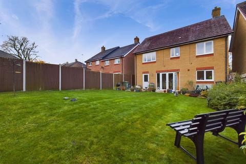 4 bedroom detached house for sale, Meadow Bank, Towcester, NN12