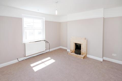 2 bedroom maisonette to rent, Richmond Hill, Richmond