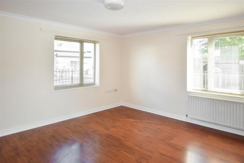 1 bedroom maisonette to rent, Church Road, Mitcham CR4