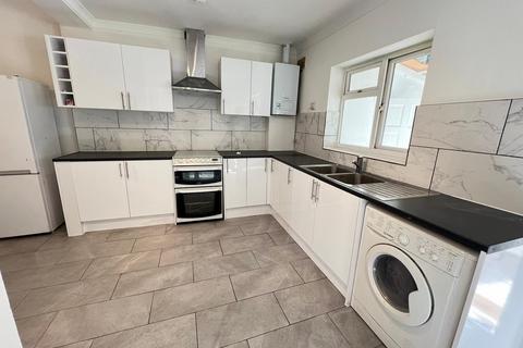 5 bedroom terraced house to rent, Creighton Road, London