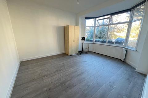 5 bedroom terraced house to rent, Creighton Road, London