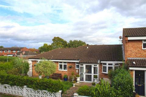 2 bedroom bungalow for sale, Elderbek Close, Cheshunt