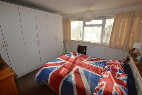 3 bedroom flat for sale, Lindiswara Court, Watford Road, Croxley Green