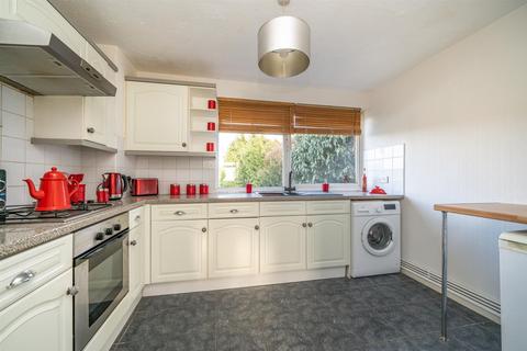 3 bedroom flat for sale, Lindiswara Court, Watford Road, Croxley Green