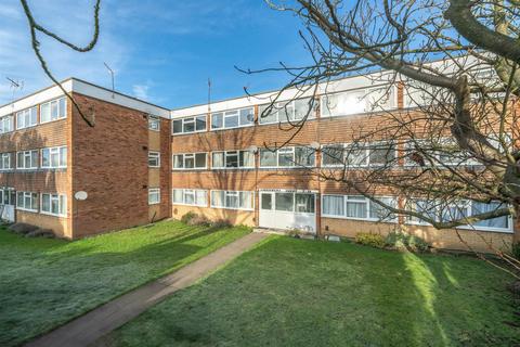 3 bedroom flat for sale, Lindiswara Court, Watford Road, Croxley Green