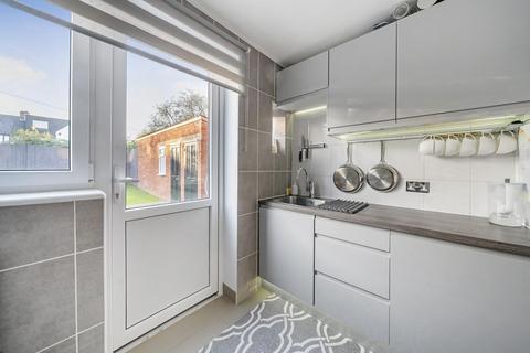 2 bedroom flat for sale, Canada Road, Acton