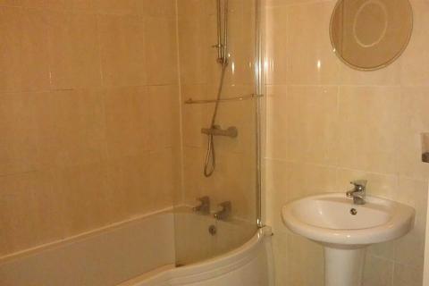 2 bedroom maisonette to rent, Gillbent Road, Cheadle Hulme, Cheshire