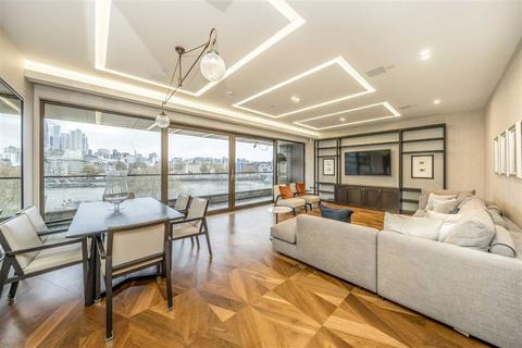 4 bedroom flat to rent, Crown Square, London SE1