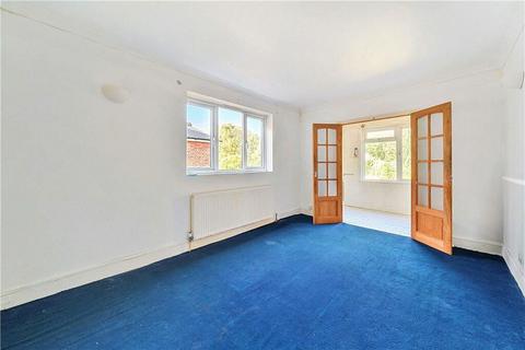 2 bedroom flat for sale, Cedars Road, Hampton Wick, Kingston upon Thames, KT1 4BE