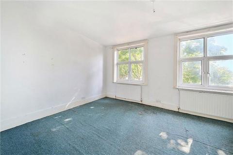 18b Cedars Road, Hampton Wick, Kingston Upon Thames, KT1 4BE