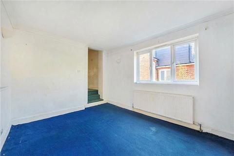 18b Cedars Road, Hampton Wick, Kingston Upon Thames, KT1 4BE