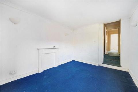 18b Cedars Road, Hampton Wick, Kingston Upon Thames, KT1 4BE