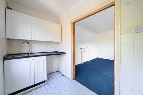 18b Cedars Road, Hampton Wick, Kingston Upon Thames, KT1 4BE