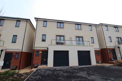 4 bedroom semi-detached house to rent, Slade Baker Way, Bristol BS16