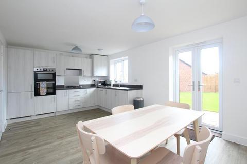 4 bedroom semi-detached house to rent, Slade Baker Way, Bristol BS16