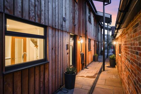 2 bedroom mews for sale, Tilburstow Hill Road, Godstone RH9