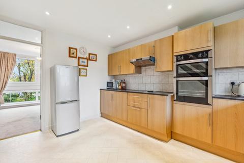 2 bedroom flat to rent, Queensdale Crescent, London W11