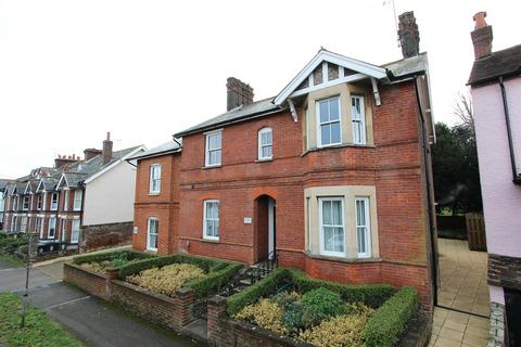 2 bedroom apartment to rent, Western Road, Tring