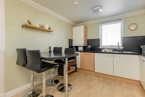 3 bedroom flat for sale, Crewe Road North, Edinburgh EH5