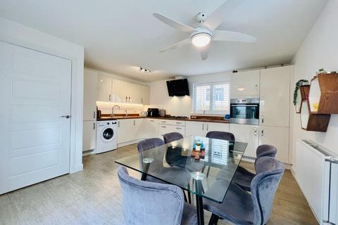 16 Castle View, Hythe, CT21 4BF
