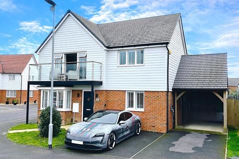 16 Castle View, Hythe, CT21 4BF