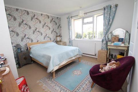 2 bedroom apartment to rent, Ruston Avenue, Rustington