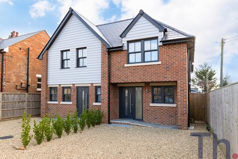 2 bedroom semi-detached house for sale, Bembridge PO35