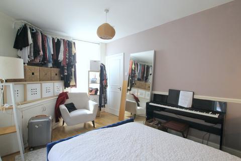 1 bedroom flat to rent, Kingston Road, London SW19