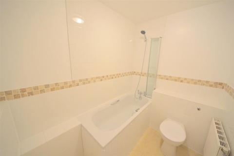 2 bedroom property to rent, Mullion Court, Finchley Road NW3