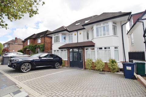 4 bedroom semi-detached house to rent, Rundell Crescent, London