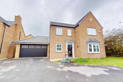 4 bedroom detached house for sale, James Close, Upton, Northampton, NN5 4GY