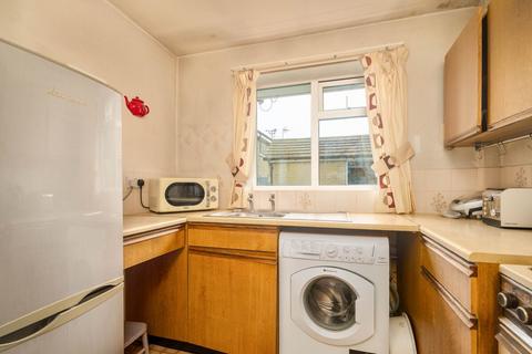 2 bedroom bungalow for sale, Drighlington BD11