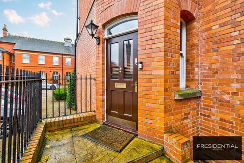 1 bedroom semi-detached house for sale, Woodford Green IG8