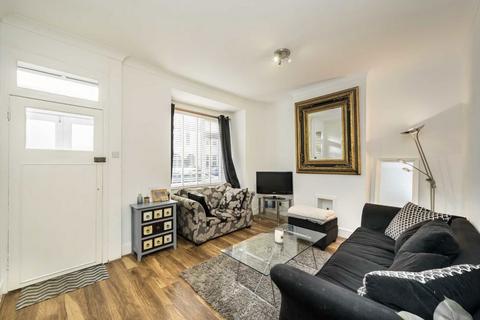 3 bedroom terraced house to rent, Darwin Road, London W5