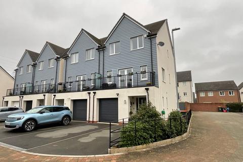 4 bedroom townhouse for sale, Melingriffith Close, Newport NP19