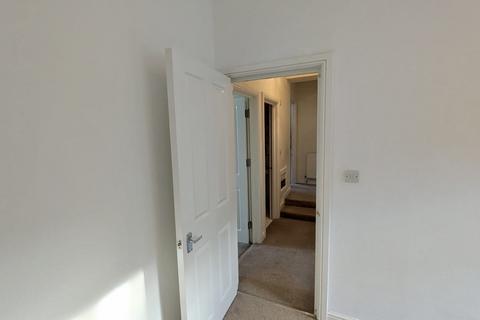 2 bedroom apartment to rent, St. Andrews Square, Hastings TN34