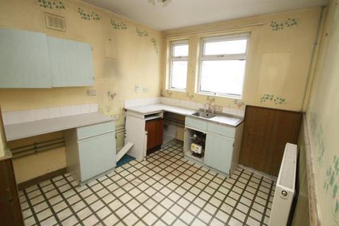 3 bedroom townhouse for sale, Mortimer Avenue, Thornbury, Bradford